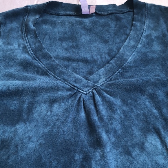 Emma & Sam blue tie dye long sleeve T shirt Sz. M, but runs small PTP 15” - Picture 3 of 17